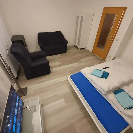 Zentrale Eg Mit Balkon * Leipzig
